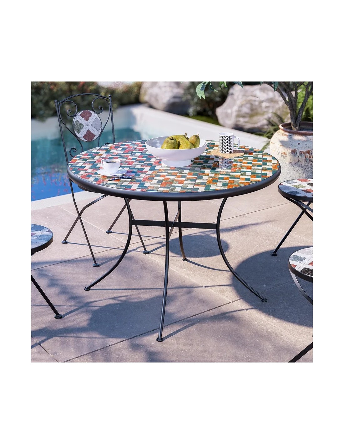 Tavolo da giardino rotondo 110 cm in metallo nero con mosaico patchwork in ceramica